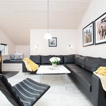 Grobenbrode Pine-edge Retreat Ferienhaus