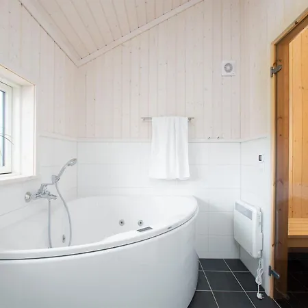 Ferienhaus Grobenbrode Pine-edge Retreat